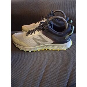 New Balance Womens Fresh Foam Arishi Trail V1 Gray Running Shoes Sneakers Size 8